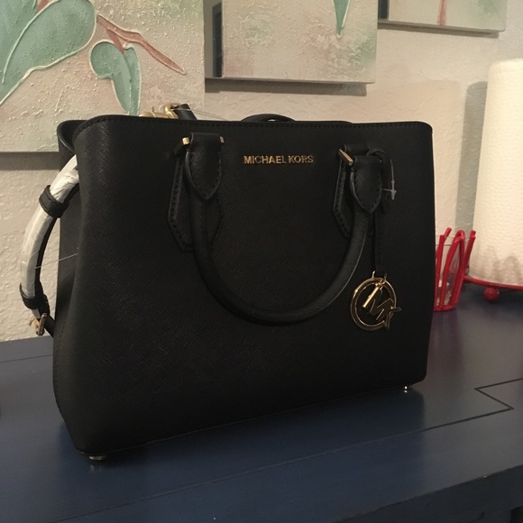 Michael Kors bag - Picture 6 of 8